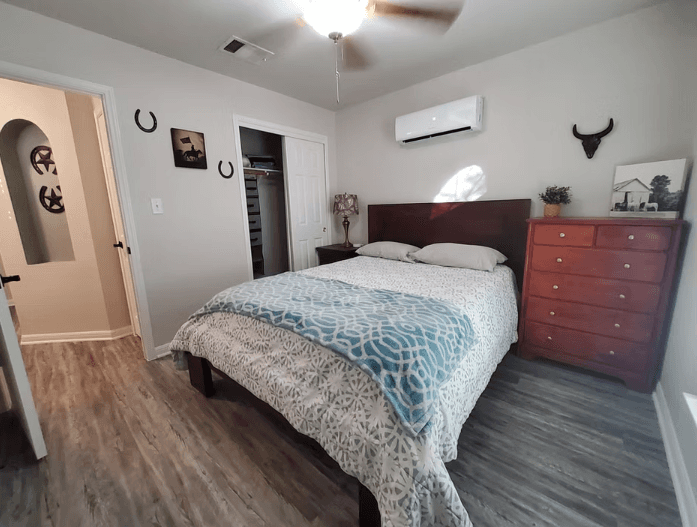 Modern 3 Bed / 2 Bath Home Minutes From Randolph AFB | 1.5 Miles From Front Gate