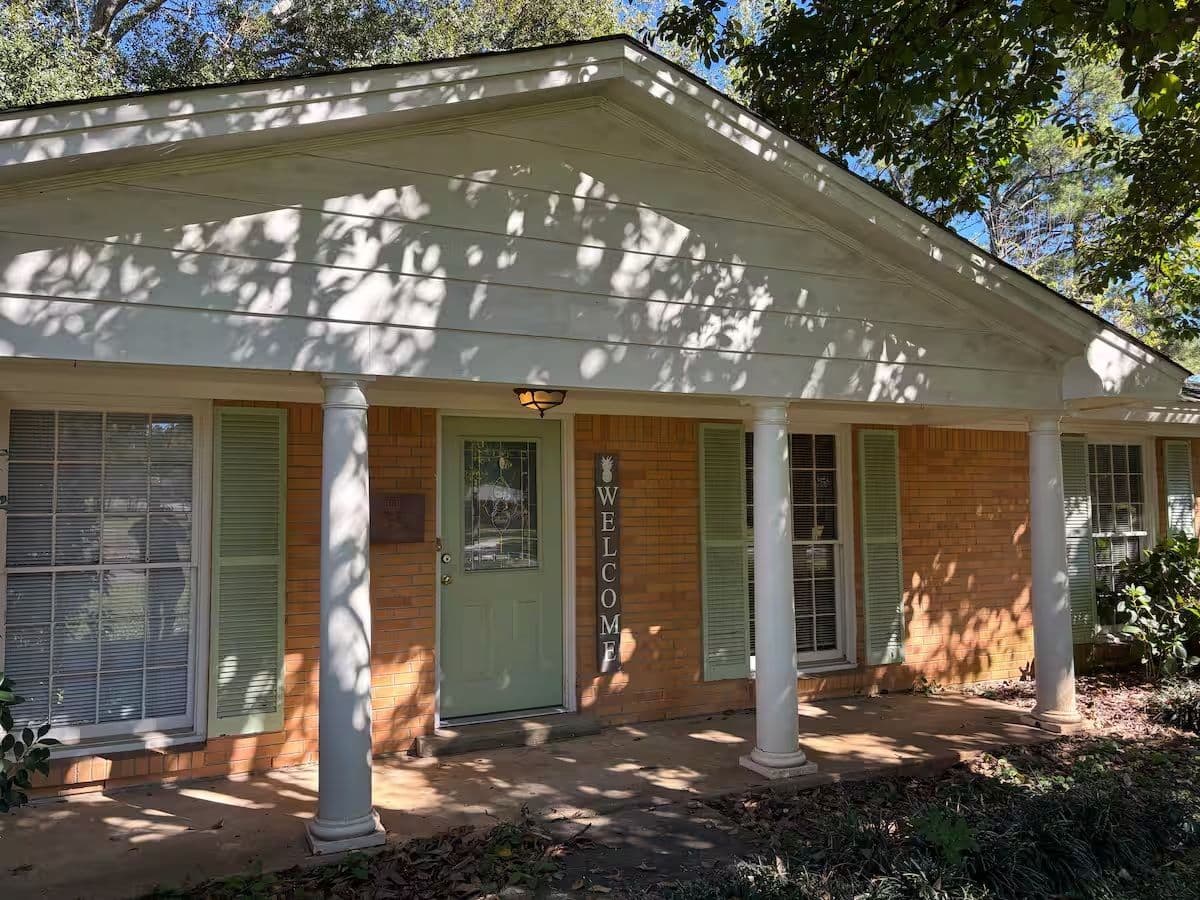 Modern 3BR/2BA Retreat Near Maxwell AFB – Peaceful, Central & Fully Equipped