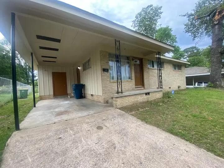 Modern 3BR Home Near Little Rock AFB with Private Backyard