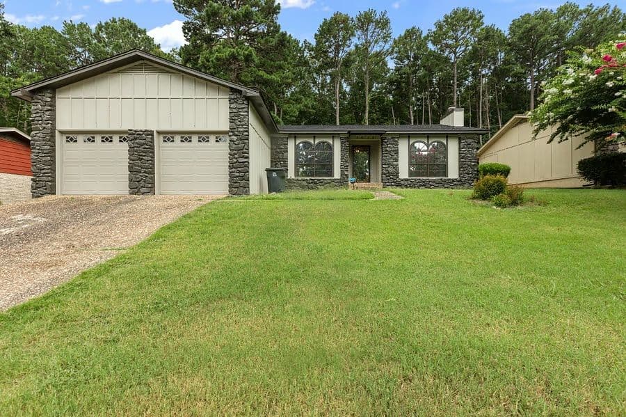 Modern 3BR Retreat Near Little Rock AFB | Backyard Oasis & Garage