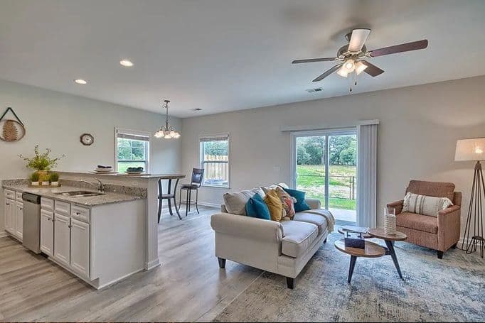 Modern 3BR Townhome Near Shaw AFB | Garage | Energy Efficient