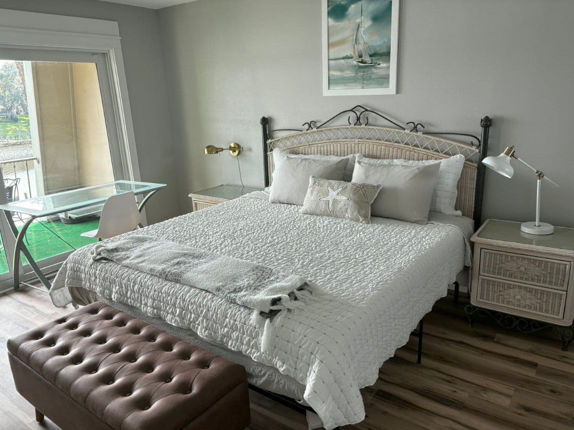 Modern Waterfront 1BR Condo Near Little Rock AFB – Fully Furnished & All Utilities Included