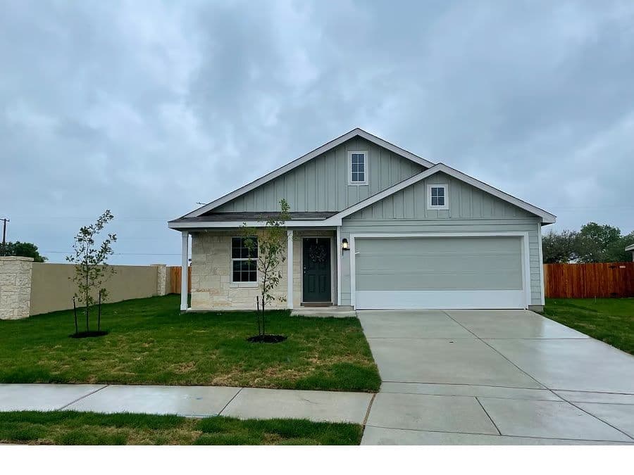 Pet-Friendly 3BR/2BA Home Near Randolph AFB