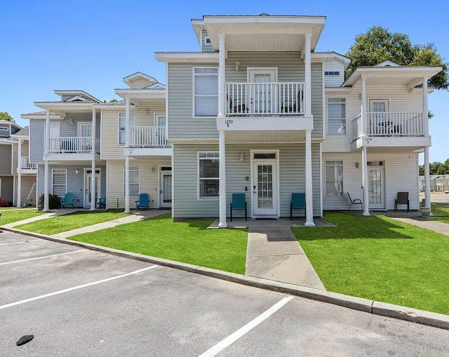 Pet-Friendly 3BR/3BA Townhome Near Keesler AFB | Walk to Beach