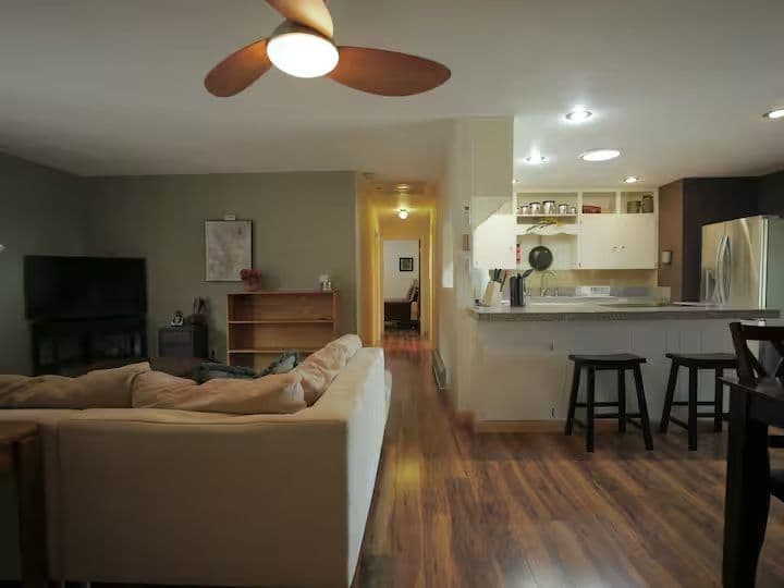 Pet-Friendly 3BR Retreat Near Holloman AFB with Mountain Views & Fenced Yard