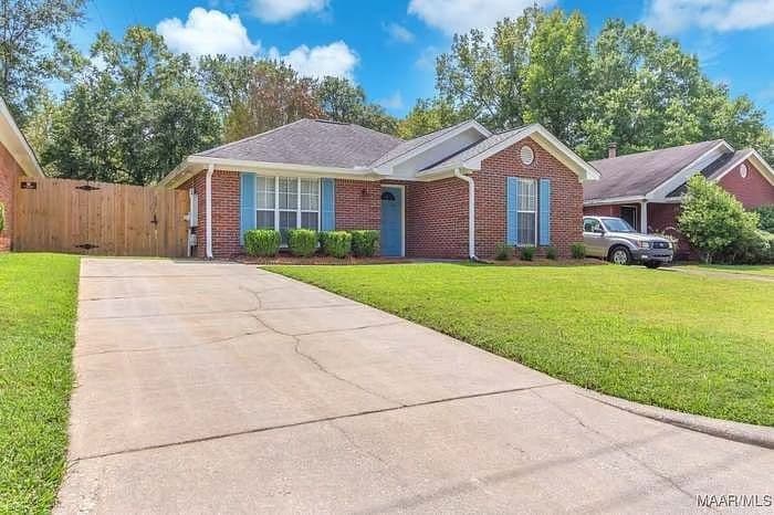 Pet-Friendly Furnished 2BR Home near Maxwell AFB with Fenced Yard