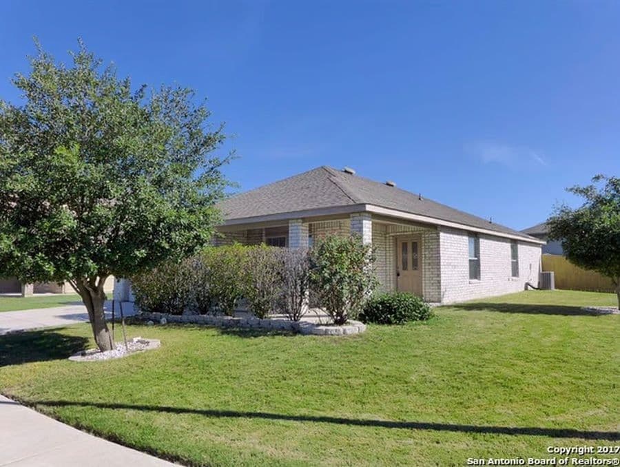 Comfortable 3BR/2BA Pet-Friendly Home Near Randolph AFB | Quiet Retama Springs.