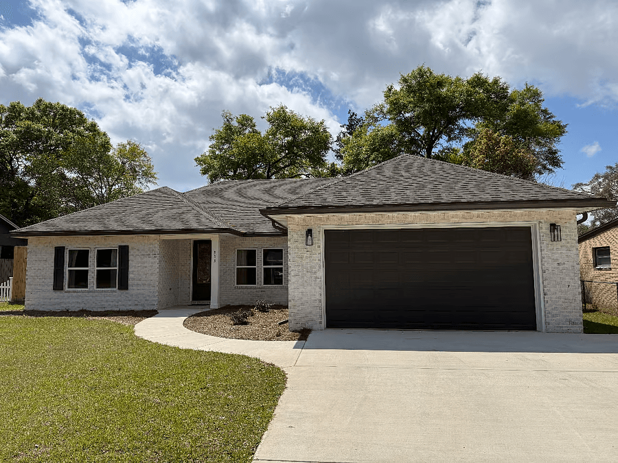 Private 1BR Suite with Walk-In Closet Near Eglin AFB
