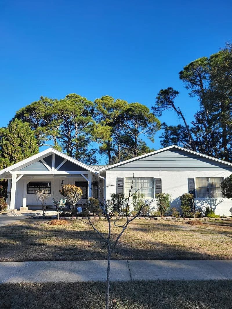Quiet 3BR Retreat Near Hurlburt AFB | Patios, Gardens & Prime Location