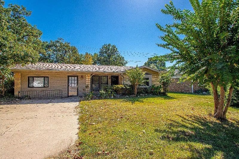 Quiet Studio TDY Rental Near Little Rock AFB – Pet Friendly, Full Kitchen, Washer/Dryer, Long Stays Welcome - B