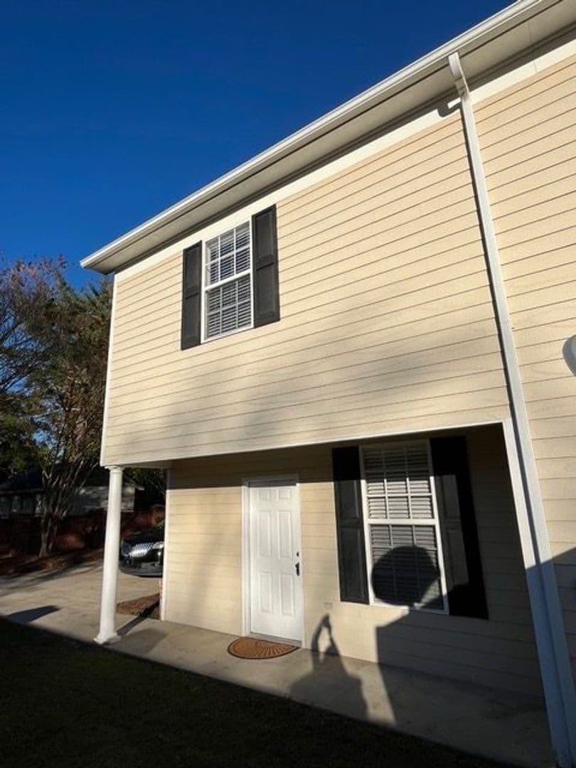 Renovated 2BR/2.5BA Townhome Near Shaw AFB in Historic Downtown Sumter
