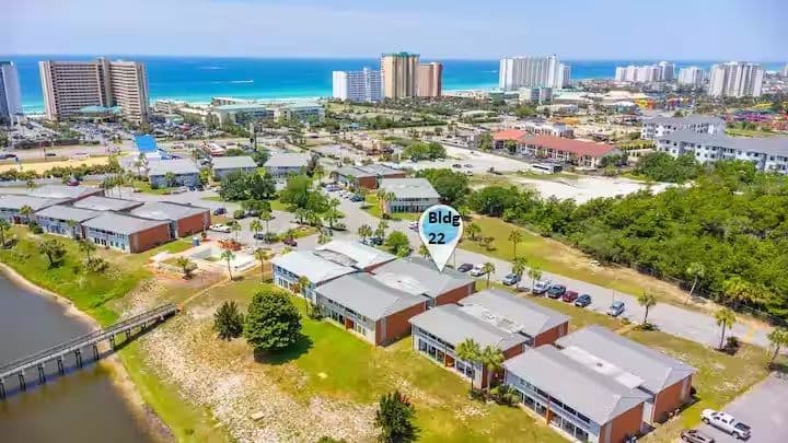 Seaside 2BR Retreat Near Hurlburt AFB & White-Sand Beach