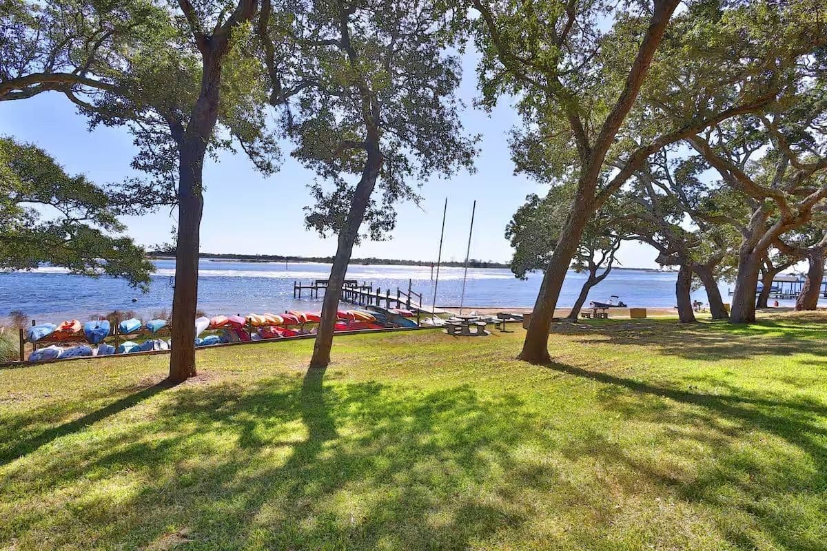 Soundfront 2BR Retreat Near Hurlburt AFB with Stunning Sunrises & Sunsets