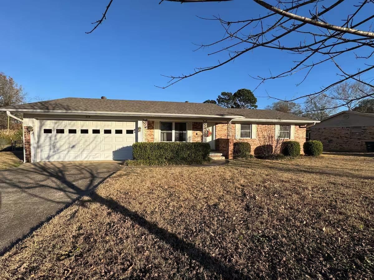 Spacious 3BR/2BA Family Home Near Little Rock AFB in Central Sherwood