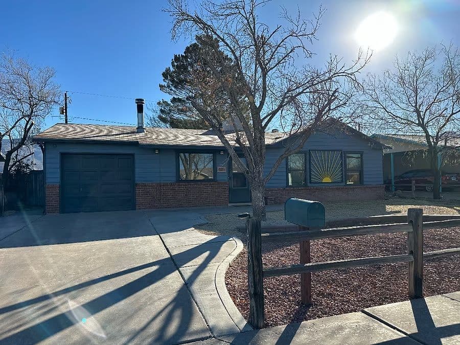 Spacious 3BR/2BA Furnished Home Near Holloman AFB – Pet Friendly with Mountain Views