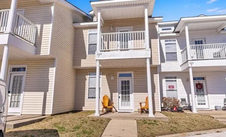 Spacious 3BR/3BA Townhouse Near Keesler AFB & Gulfport Beach