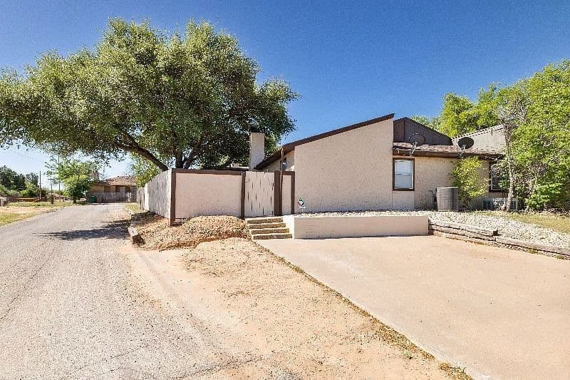Spacious 3BR Duplex Near Goodfellow AFB | Modern & Comfortable Stay