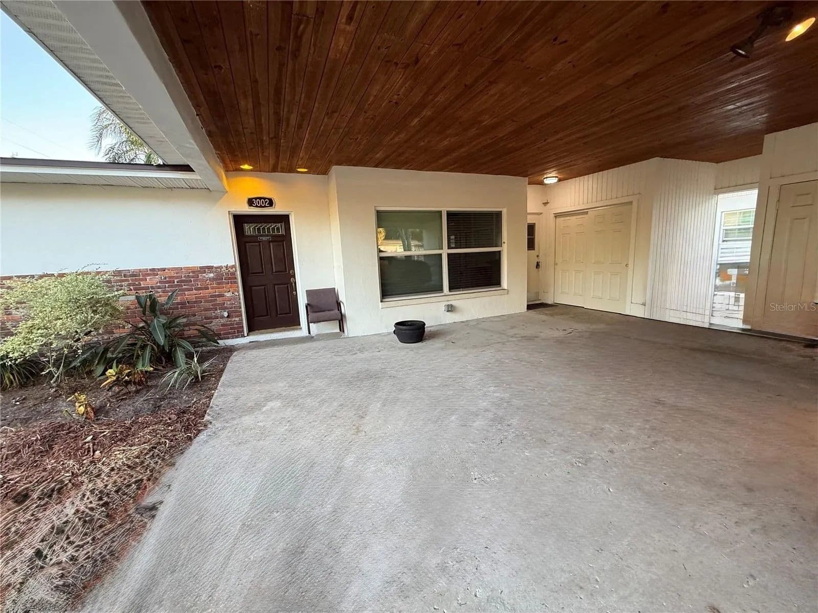 Spacious 3BR TDY Home Near MacDill AFB in South Tampa with Screened Porch