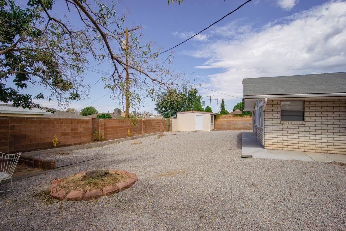 Spacious 4-Bed, 3.5-Bath Retreat with Game Room & Modern Comforts - Holloman AFB