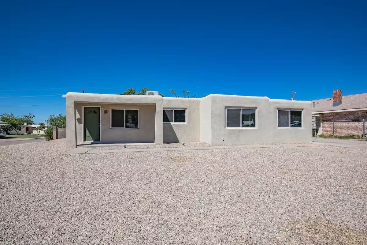 Spacious 4 Bedroom TDY Home Near Holloman AFB – Game Room, Patio, and Fully Furnished Comfort