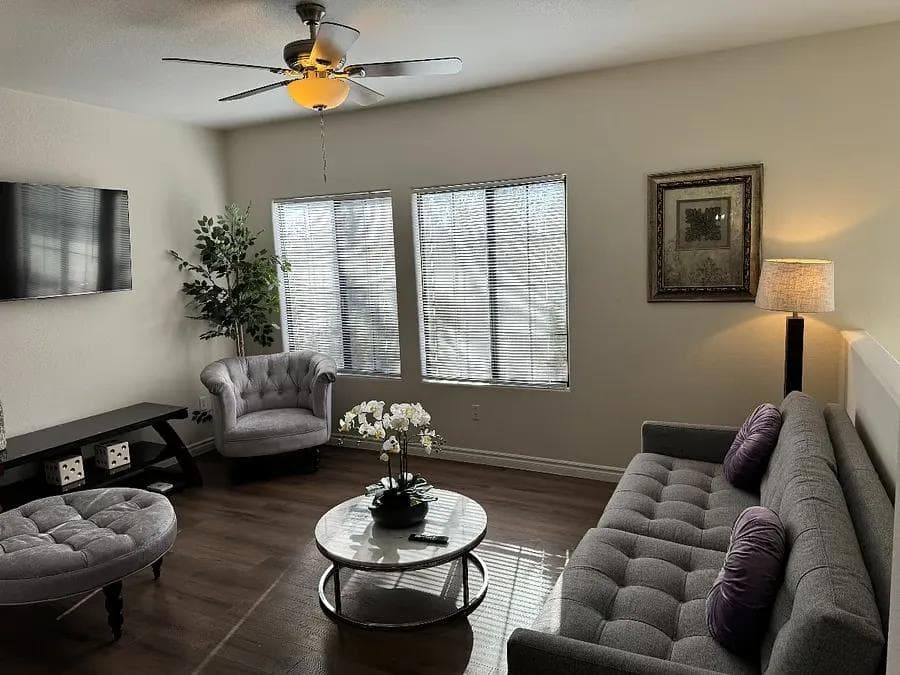 Stylish 1BR Condo Near Nellis AFB with Pool & Fitness Center