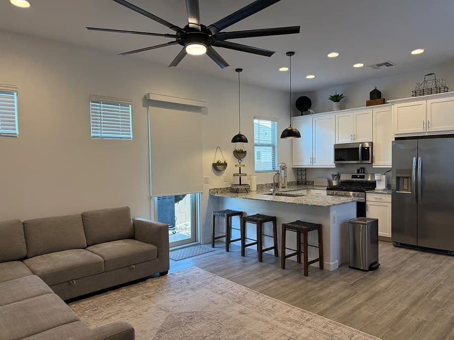 Private 1 Bed 1 Bath Suite Luke AFB - Garage, Modern, Quiet