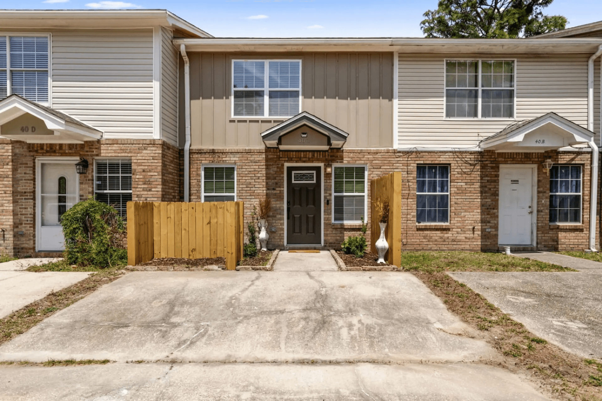 Sunny 2BR Retreat with Private Yard Near Hurlburt AFB