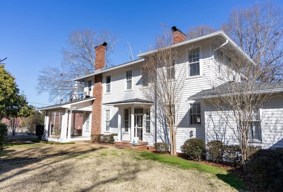 TDY Hero Maxwell AFB | 2BR/2BA Garden District Stay