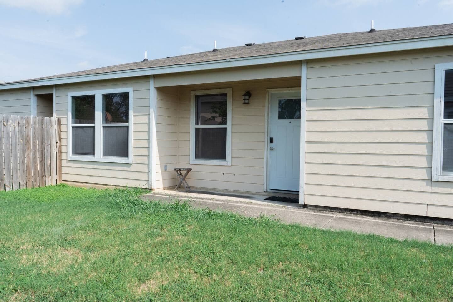TDY Hero Randolph AFB | 2BR/2BA Transition Home - Pet friendly