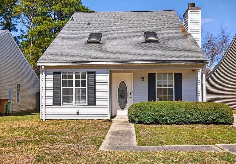 Gulf Breeze Cottage: Spacious 3BR Retreat Near Keesler AFB & Biloxi Beach