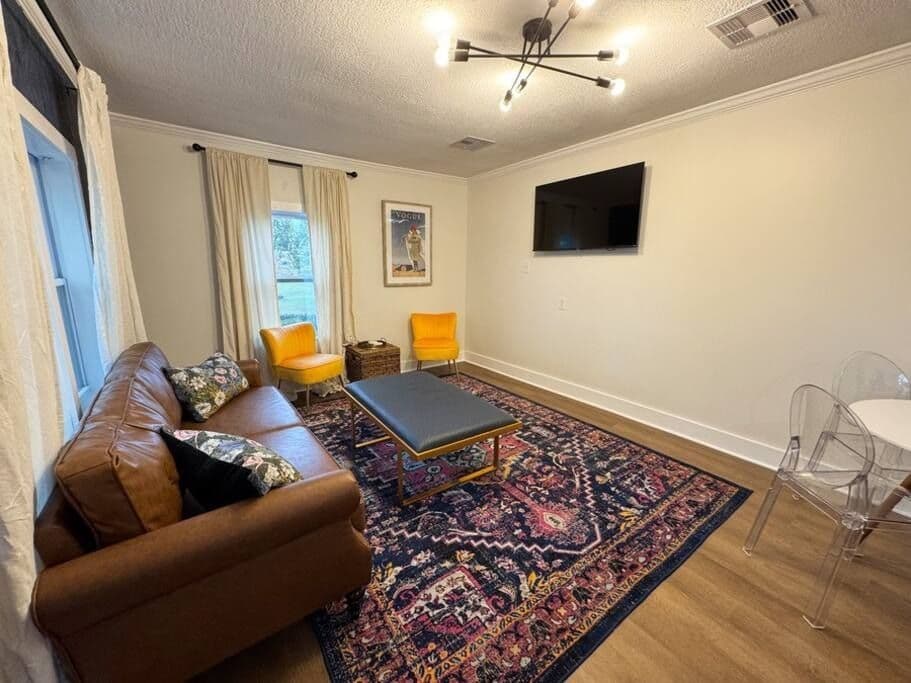 Modern 2BR TDY Home Near Tyndall AFB | Fast Wi-Fi, Full Kitchen & Private Laundry - B
