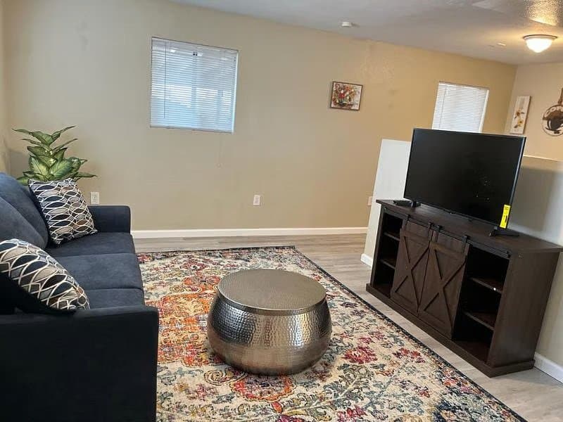 Centrally Located 1BR/1BA Private Unit with Large Backyard Near Luke AFB