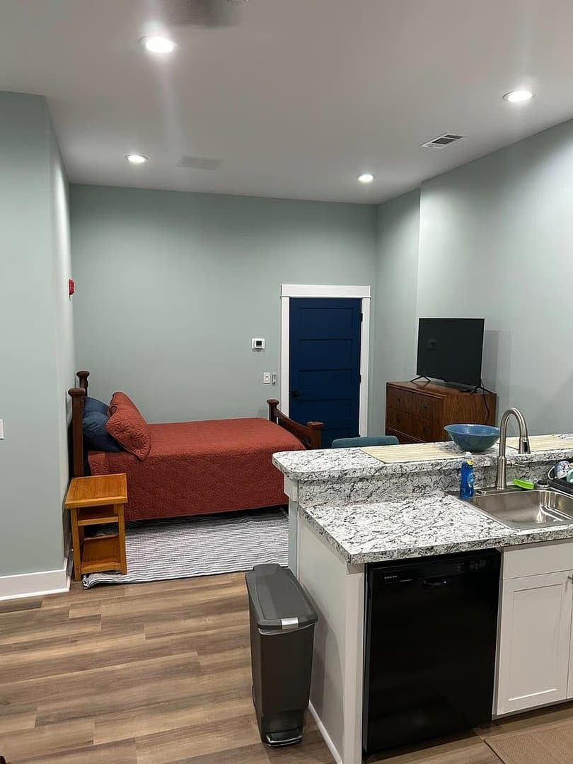 Private Wellness Studio with Full Kitchen Near Kings Bay NSB
