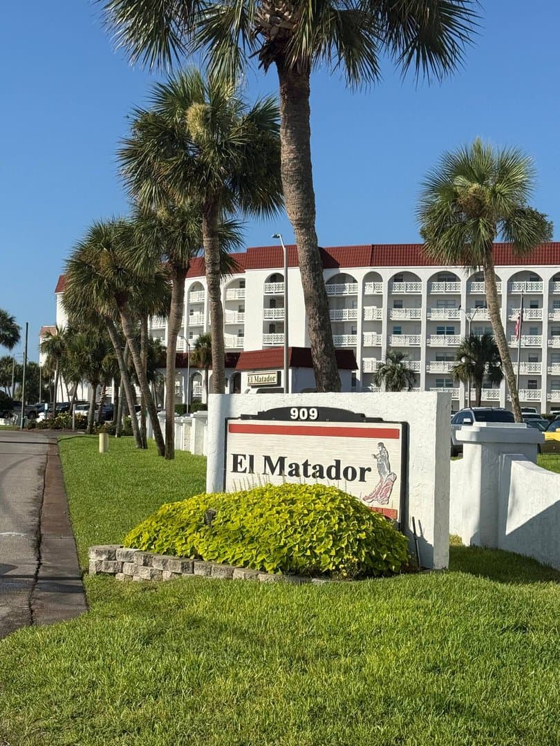 Resort-Style 1BR Condo Near Eglin AFB, Steps to Beach & Pool