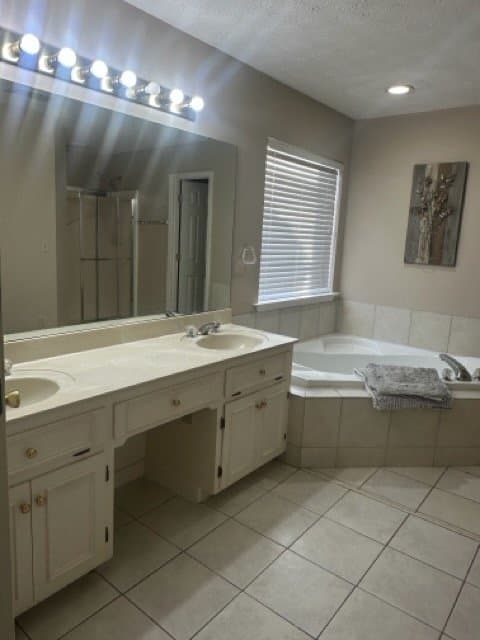 Spacious 4BR Home with Pool Near Maxwell AFB