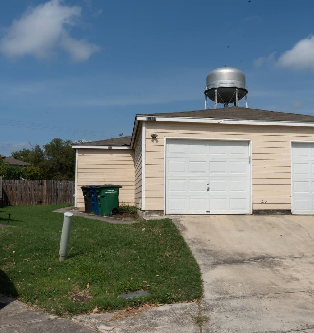 Dog-Friendly 1.5BA Retreat w/ Garage Near Randolph AFB