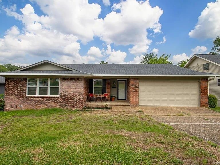 North Little Rock 3BR Ranch w/ Garage Near Little Rock AFB