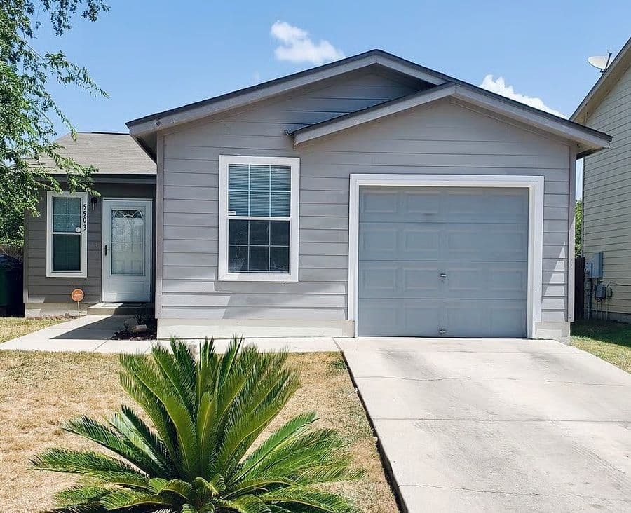 The Urban Abode – Modern 2-Bed, 1-Bath Retreat Near Randolph AFB & San Antonio Attractions