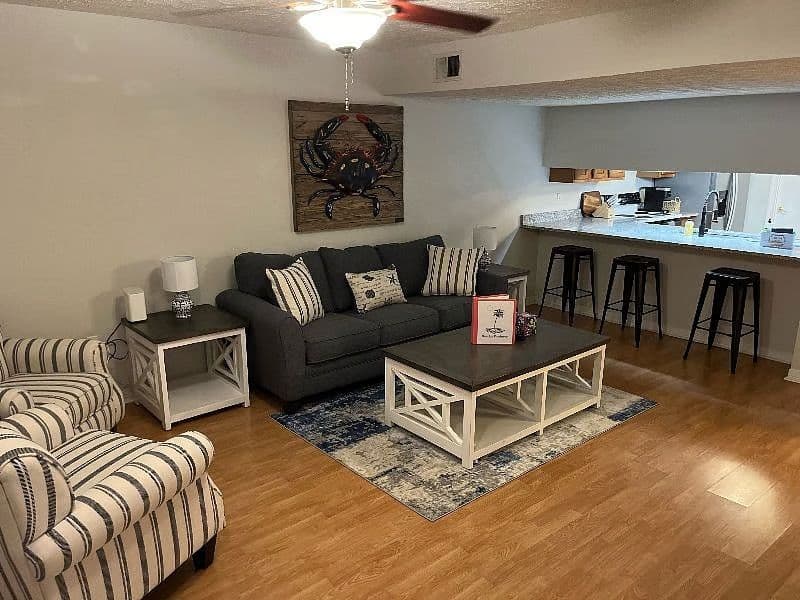 Coastal 2BR 1.5BA Townhome Eglin AFB - Sleeps 6, Smart TVs, Patio