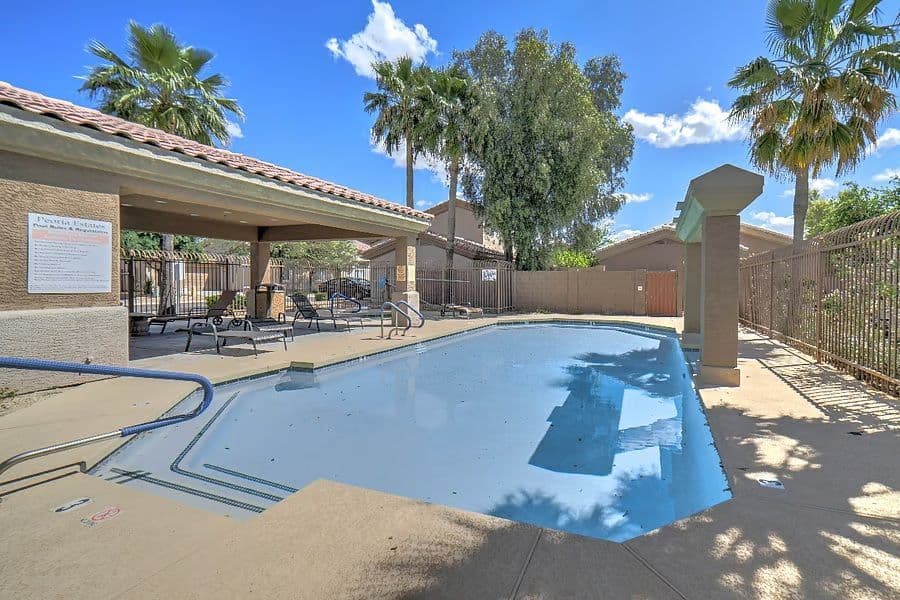 Furnished 3BR Townhouse Luke AFB - Gated, 2 Pools, Garage