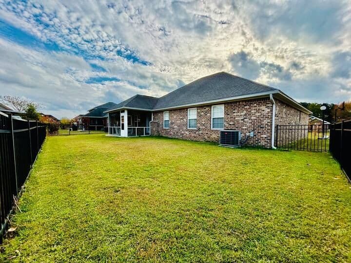 Updated 3BR/2BA Home Near Shaw AFB | Kings, Bunk Beds & Fenced Yard