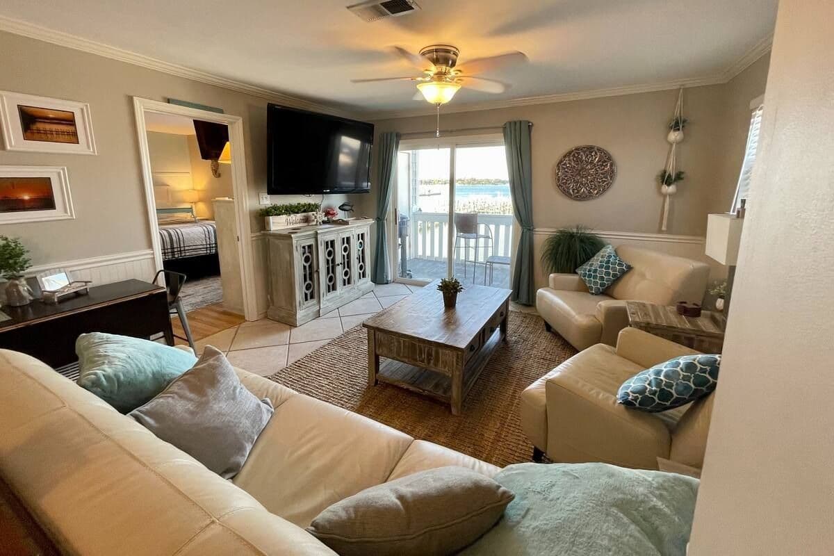 Waterfront 2BR/2BA Condo with Pool & Pier Access | Walk to Beach – Near Hurlburt AFB